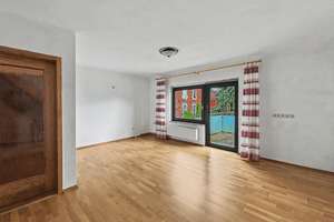 Kaufen und einziehen: Saniertes Einfamilienhaus in ruhiger Lage von Oppurg – Die vollständige Adresse der Immobilie erhältst du vom Anbieter., 7381 Oppurg – Vorschaubild 3