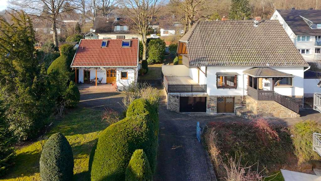 Immobilie in Linz am Rhein - Großzügiges Anwesen mit zwei Wohnhäusern auf ca. 1.490 m² Grundstück - Bild 0