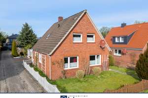 Charmantes Einfamilienhaus in zentraler Lage von Aurich – Die vollständige Adresse der Immobilie erhältst du vom Anbieter., 26603 Aurich – Vorschaubild 1