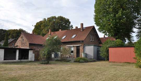 Bild von EFH (DHH) mit großem Garten, Doppelgarage & Wallbox in Peine-Süd