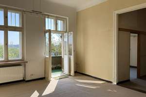 Altbau in Platzlage - sanierungsbedürftige 3-Zimmer Wohnung mit Balkon und Fahrstuhl! – Goslarer Platz 5, 10589 Charlottenburg, Berlin – Vorschaubild 3