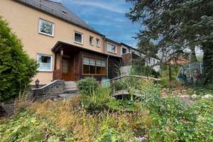 Charmantes Wohnhaus mit großem Garten und Teich in Oederan – Die vollständige Adresse der Immobilie erhältst du vom Anbieter., 9569 Oederan – Vorschaubild 1