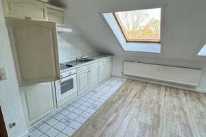 Stilvolles, voll möbliertes 1,5-Zimmer-Apartment im Dachgeschoss – Bahnstr. 222, 46147 Holten, Oberhausen – Vorschaubild 3