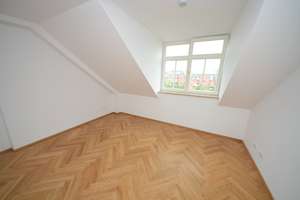 Traumhafte Dachgeschoss-Maisonettenwohnung mit Fußboheizung, Balkon und Parkett !  – Tschaikowskistraße 70, 9130 Sonnenberg, Chemnitz – Vorschaubild 13