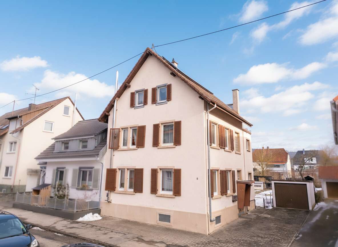 Zweifamilienhaus mit vielen Möglichkeiten, Tuttlingen Kreis – Bild 1
