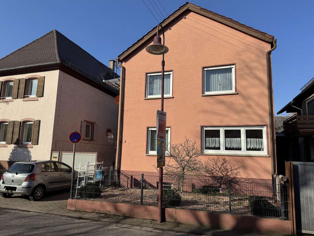 Immobilie in Böchingen - Großzügiges Wohnhaus in zentraler Lage von Böchingen - Bild 1
