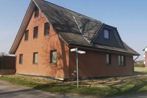 Ruhig gelegenes Zweifamilienhaus mit großem Garten in Löhne-Mennighüffen zu verkaufen! – Die vollständige Adresse der Immobilie erhältst du vom Anbieter., 32584 Löhne – Vorschaubild 2