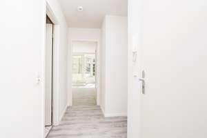 Grüne Lage trifft cleveren Grundriss - 2 Zimmer in Reinickendorf zum Investieren oder selbst nutzen! – Herbststraße 14, 13409 Reinickendorf (Ortsteil), Berlin – Vorschaubild 1