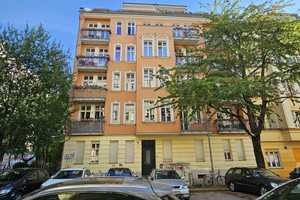 RUHIG GELEGENE ALTBAUWOHNUNG MIT BALKON IM BEGEHRTEN HELMHOLTZKIEZ! BEZUGSFREI! – Berlin – Vorschaubild 1