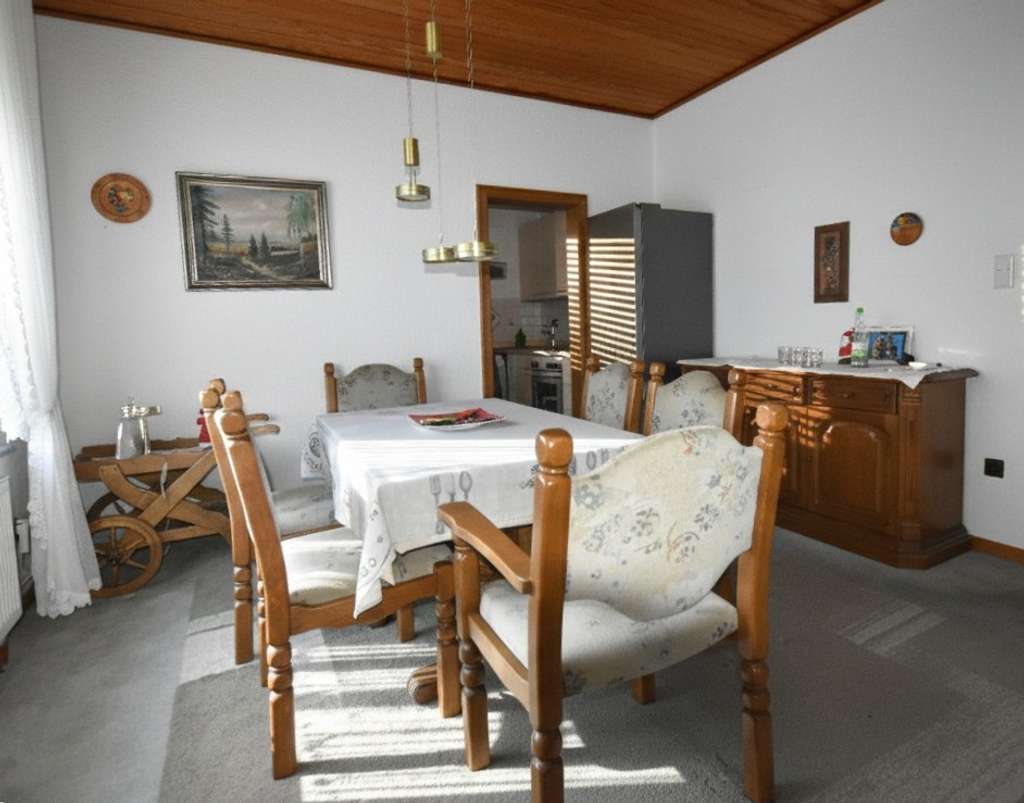 Immobilie in Hiddenhausen - Platz für Familie & Kapitalanleger: Modernisiertes Zweifamilienhaus in Hiddenhausen - Bild 2