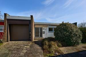 Wunderbarer Blick inklusive! Erbpacht - Sanierungsbedürftiger Bungalow mit Garage – Fuchsfeldweg 26, 47259 Mündelheim, Duisburg – Vorschaubild 2