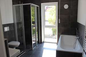 Wunderschöne 3-Zimmer Wohnung mit EBK; Niedrig Energiebauweise – Landshuter Straße 74 d, 93053 Kasernenviertel, Regensburg – Vorschaubild 2