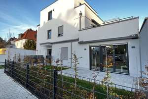 Zentrale 2-Zimmer Garten-Wohnung / Südostterrasse / EBK / TG