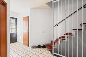 Gepflegtes Reihenendhaus in begehrter Wohnlage – Ihr neues Zuhause in Rösrath – Die vollständige Adresse der Immobilie erhältst du vom Anbieter., 51503 Rösrath – Vorschaubild 3