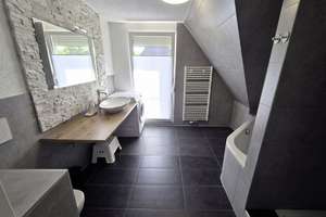 Familientraum mit Zukunft: Modernisiertes Einfamilienhaus mit Einliegerwohnung und Sonnengarten – Die vollständige Adresse der Immobilie erhältst du vom Anbieter., 70378 Steinhaldenfeld, Stuttgart – Vorschaubild 12
