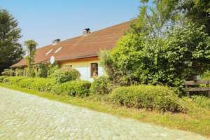 Mehrfamilien-Doppelhaus: eigene Wohnung, vermietete Einheit & Bungalow  in Feldrandlage – Die vollständige Adresse der Immobilie erhältst du vom Anbieter., 18195 Grammow – Vorschaubild 2