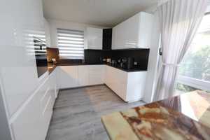MODERNE DOPPELHAUSHÄLFTE - VOLL UNTERKELLERT - 2 WINTERGÄRTEN, TERRASSE & GEMÜTLICHER KAMIN – Berlin – Vorschaubild 5