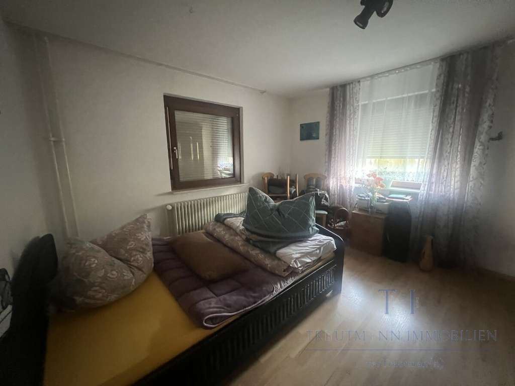 Immobilie in Oberkirch - Charmantes Zweifamilienhaus mit großzügigem Grundstück - Bild 4