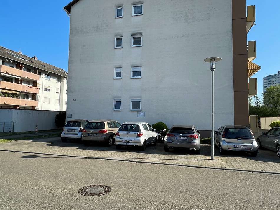Frontsicht mit Stellplatz