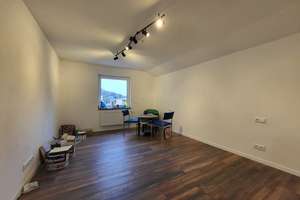 Werkstatt mit Haus!
Top-saniert mit viel Platz und mehr – mitten in Hartmannshof – Die vollständige Adresse der Immobilie erhältst du vom Anbieter., 91224 Pommelsbrunn – Vorschaubild 4