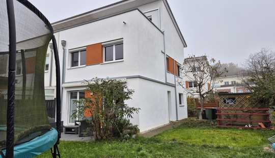 Bild von von Privat: Neuwertige Doppelhaushälfte mit Klimaanlage in familienfreundlicher Spielstraße