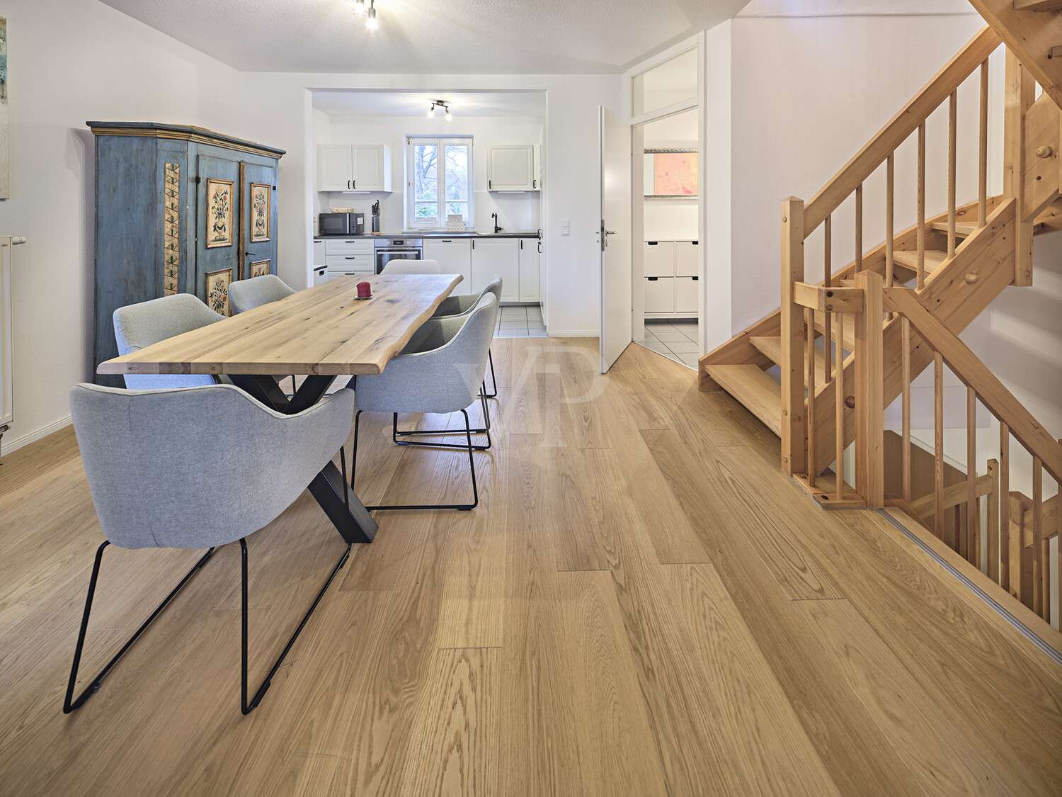 Immobilie in Eggstätt - Exklusive Haus-im-Haus-Wohnung auf drei Etagen mit Bergblick - Bild 7