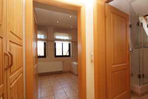 * LARGE SINGE FAMLIY HOME * 
ca. 220 m² / 2386 ft², 5 Bed, 2.5 Bath, 3 Garage, Yard – Rheingau-Taunus-Kreis – Vorschaubild 18