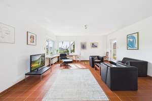 Freistehendes Haus mit liebevoll angelegtem Garten zum Veredeln! – Die vollständige Adresse der Immobilie erhältst du vom Anbieter., 65207 Auringen, Wiesbaden – Vorschaubild 1