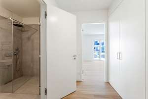Kleinod | 2-Zi Gartenwohnung in Süd-Ost-Ausrichtung | EBK | Blick auf Parkfläche – Friedenauer Höhe 21, 12159 Friedenau, Berlin – Vorschaubild 21