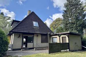 Klassisches Walmdach-Einfamilienhaus mit sonnigem Grundstück in Lurup – Die vollständige Adresse der Immobilie erhältst du vom Anbieter., 22549 Lurup, Hamburg – Vorschaubild 2