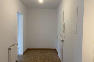 Exklusive 2-Zimmer-Wohnung mit Balkon und TG-Platz inklusive. – Am Königshof 23, 40472 Unterrath, Düsseldorf – Vorschaubild 2