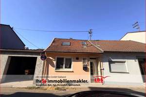 Charmantes Reihenmittelhaus mit Garten, Terrasse, Balkon und ein Stellplatz