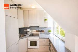 Helle, gut geschnittene 2-Zi.-DG-Wohnung mit Balkon & ausgebautem Spitzboden in kleiner Wohnanlage – Die vollständige Adresse der Immobilie erhältst du vom Anbieter., 81825 Berg am Laim Ost, München – Vorschaubild 3