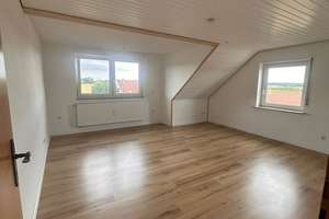 Lebendiges Miteinander: 3-Zimmer-Wohnung in Poxdorf – Die vollständige Adresse der Immobilie erhältst du vom Anbieter., 91099 Poxdorf – Vorschaubild 1