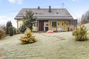 Gepflegtes Haus mit Einliegerwohnung und großem Garten – Calw (Kreis) – Vorschaubild 1