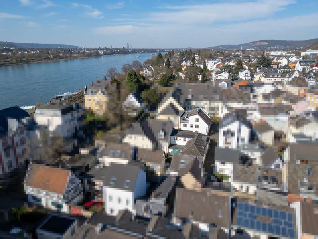 Immobilie in Königswinter - Toplage Rheinpromenadennähe Königswinter! Großzügiges ZFH mit 155 m² Wfl. + ME von ca. 20.000 € p.a. - Bild 0