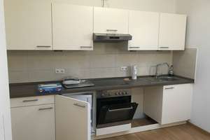 * 1 Zimmer * Wohnküche mit EBK * Bad mit Wanne * großer Balkon * Parkett * – Wasserburger Landstr. 8, 81825 Gartenstadt Trudering, München – Vorschaubild 4