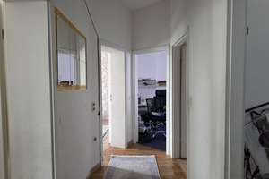 VERMIETETE 3-ZIMMER-ALTBAUWOHNUNG MIT BALKON IN VERKEHRSGÜNSTIGER LAGE VON WIESBADEN – Die vollständige Adresse der Immobilie erhältst du vom Anbieter., 65197 Rheingauviertel / Hollerborn, Wiesbaden – Vorschaubild 3