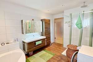 Großzügige, lichtdurchflutete Erdgeschosswohnung mit Wintergarten und viel Raum – Die vollständige Adresse der Immobilie erhältst du vom Anbieter., 88677 Markdorf – Vorschaubild 5