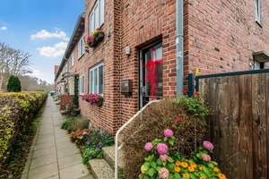 REH Kiel-Elmschenhagen: Ideale Kapitalanlage, Garten & Wintergarten – Die vollständige Adresse der Immobilie erhältst du vom Anbieter., 24147 Elmschenhagen, Kiel – Vorschaubild 2