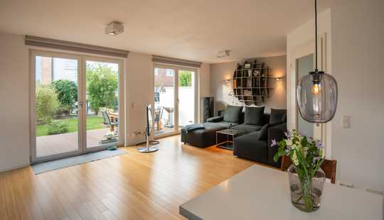 Bild von Stadthaus mit schönem Garten und beeindruckender Dachterrasse in HH-Stellingen