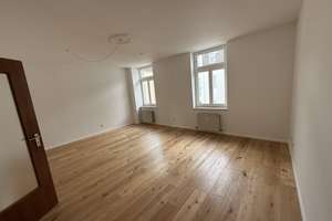 Erstbezug nach Sanierung: Helle und geräumige 2-Zimmerwohnung mit Einbauküche – Adlerstr. 32, 65183 Mitte, Wiesbaden – Vorschaubild 2