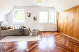 Stilvolle Maisonette-Wohnung mit zwei Balkonen und Kamin in begehrter Lage von Düsseldorf – Die vollständige Adresse der Immobilie erhältst du vom Anbieter., 40489 Kaiserswerth, Düsseldorf – Vorschaubild 8