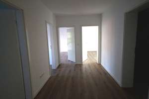 Urban und doch zentral:
Gut aufgeteilte 3,5 Zimmer mit Balkon in beliebter Lage von Uerdingen – Die vollständige Adresse der Immobilie erhältst du vom Anbieter., 47829 Uerdingen, Krefeld – Vorschaubild 7
