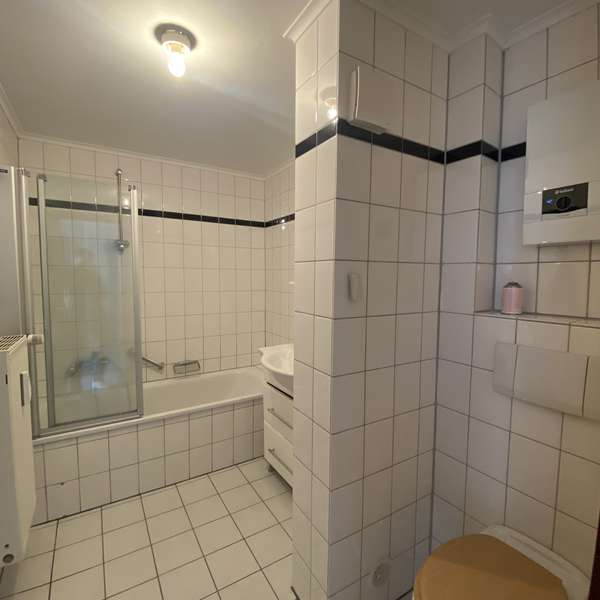 *** 3-Zimmer-Wohnung - sehr gepflegtes Mehrfamilienhaus - Gartennutzung mit Grill - Waldnähe ***
