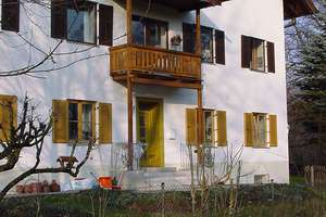 * Schäftlarn * 3 Zimmer-Wohnung * Küche mit EBK * Bad mit Wanne * Gäste-WC * Balkon * Speicher – Rodelweg 7, 82067 Schäftlarn – Vorschaubild 7