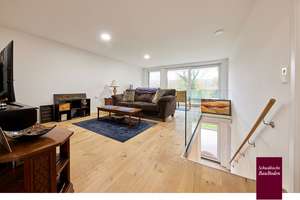 Außergewöhnliche 7-Zi.-Mais.-Whng. mit ca. 223 m² Wfl., Terrasse, großem Balkon & eigenem Garten +++ – Parasolstraße 31, 70599 Schönberg, Stuttgart – Vorschaubild 6