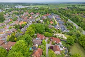 Mehr Platz für Ihre Zukunft – Einfamilienhaus mit Garten in begehrter Wohnlage – Die vollständige Adresse der Immobilie erhältst du vom Anbieter., 26789 Leer (Ostfriesland) – Vorschaubild 26