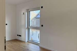 Neubau-Doppelhaushälfte – bezugsfertig, luxuriös ausgestattet und mit eigener privater Zufahrt. – Die vollständige Adresse der Immobilie erhältst du vom Anbieter., 15827 Blankenfelde-Mahlow – Vorschaubild 12