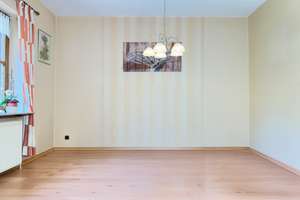 Zentrales Reihenmittelhaus in ruhiger Spielstraße mit Garten & Balkon – Die vollständige Adresse der Immobilie erhältst du vom Anbieter., 25813 Husum – Vorschaubild 12